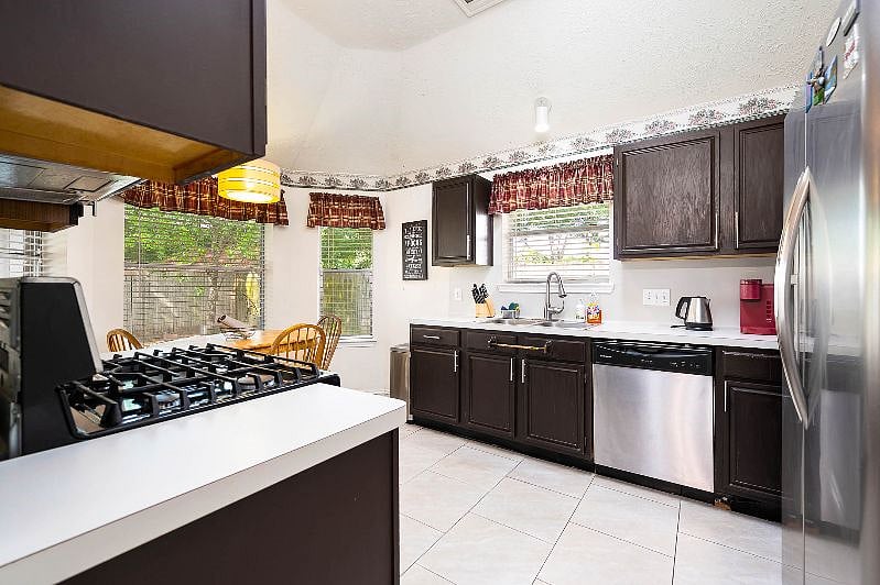 Furnished Finder property 532826_1 photo 12
