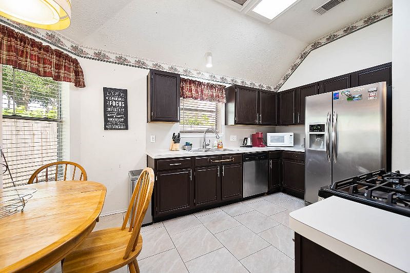 Furnished Finder property 532826_1 photo 13