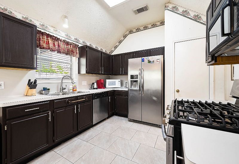 Furnished Finder property 532826_1 photo 14