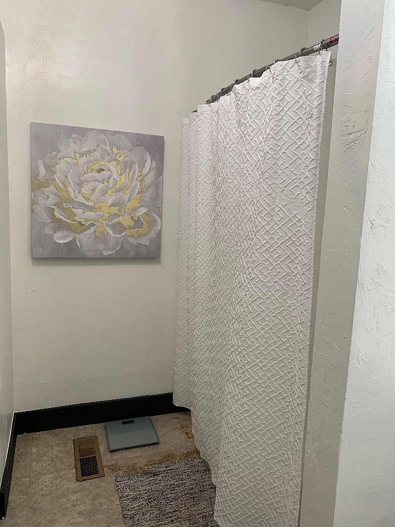Full bathroom