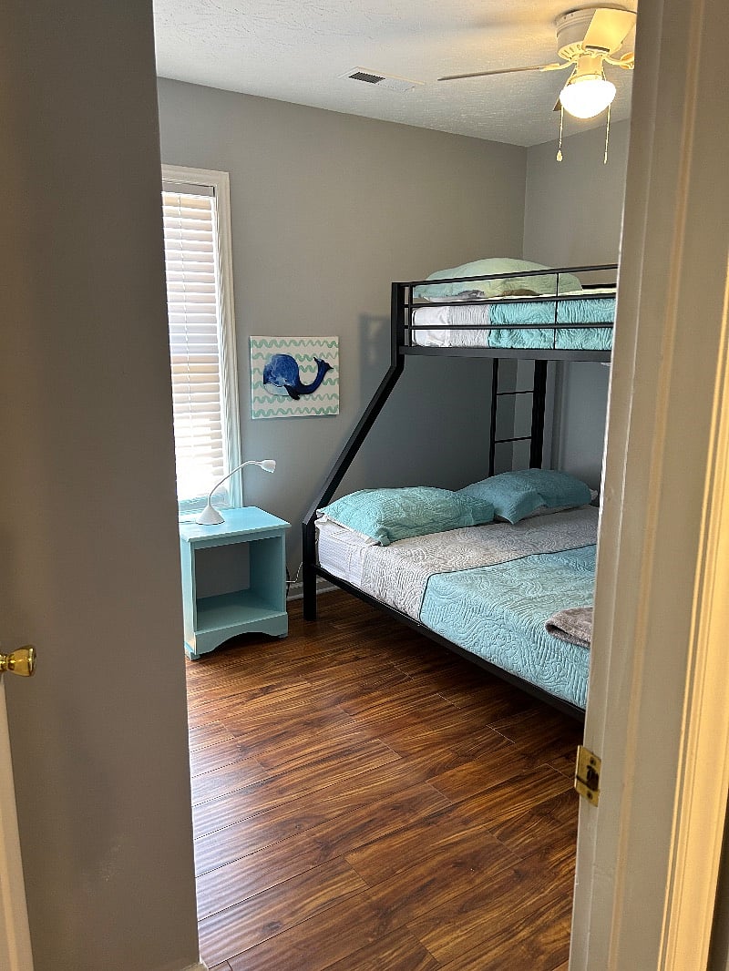 2nd bedroom 