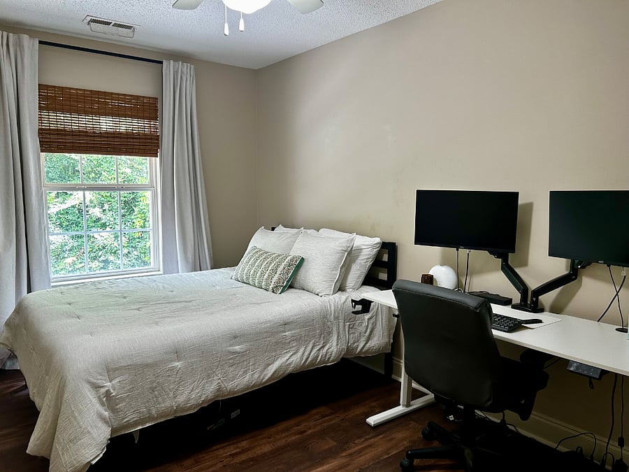 Upstairs Bedroom/Office 