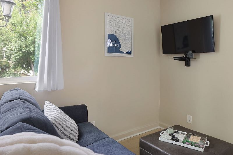 Smart TV and satellite Directv