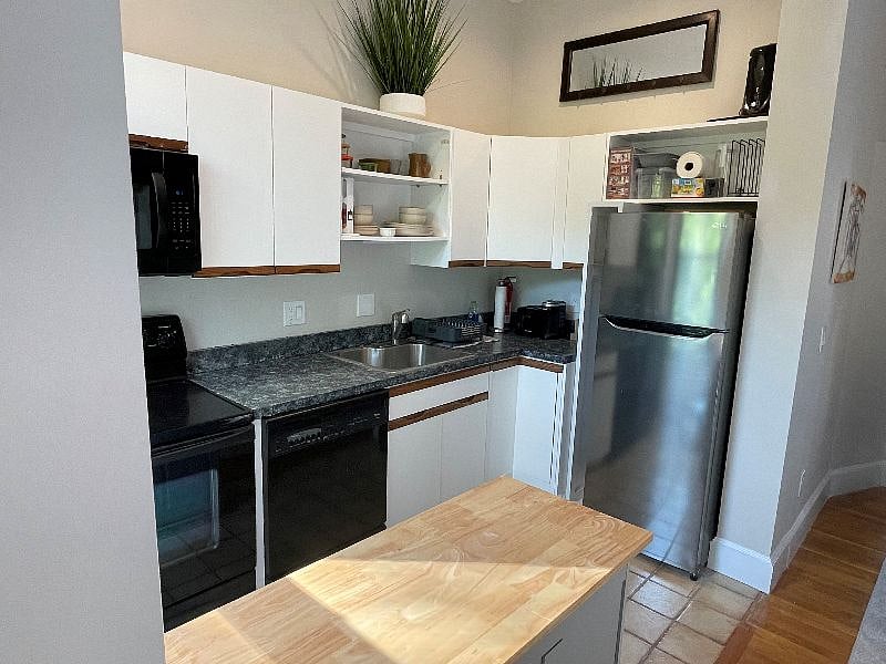 Kitchen witih all new appliances