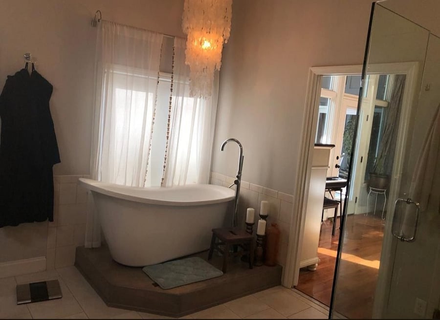 Master bathroom tub