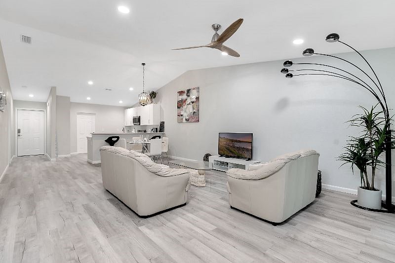 Furnished Finder property 533339_1 photo 11