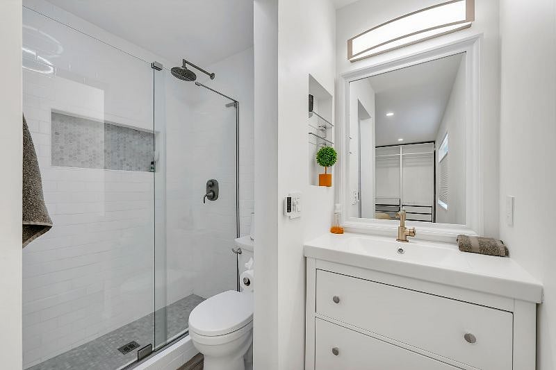 Bathroom connected to Bedroom 1