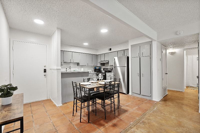Furnished Finder property 533761_1 photo 3