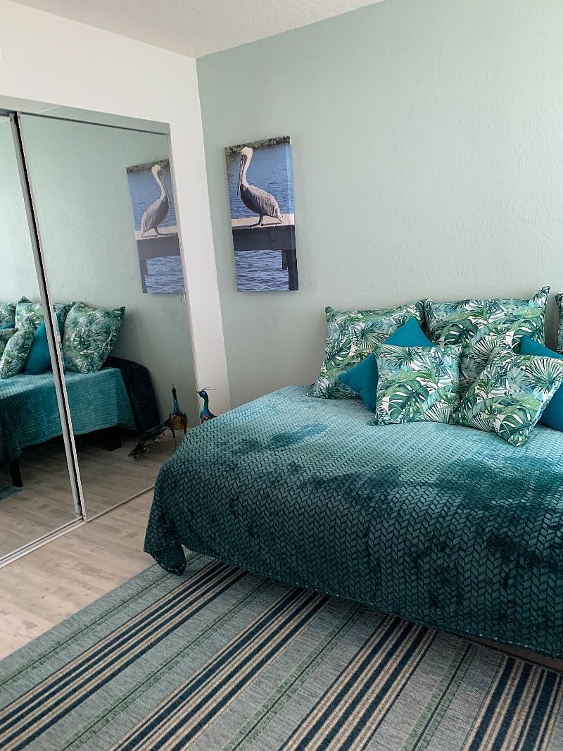 2nd Bedroom - Wall to Wall Mirrored Closet