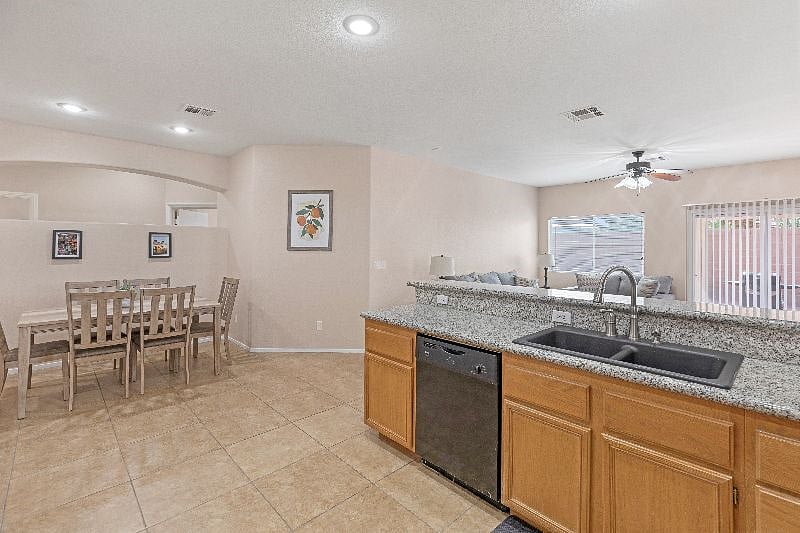 Furnished Finder property 534292_1 photo 8