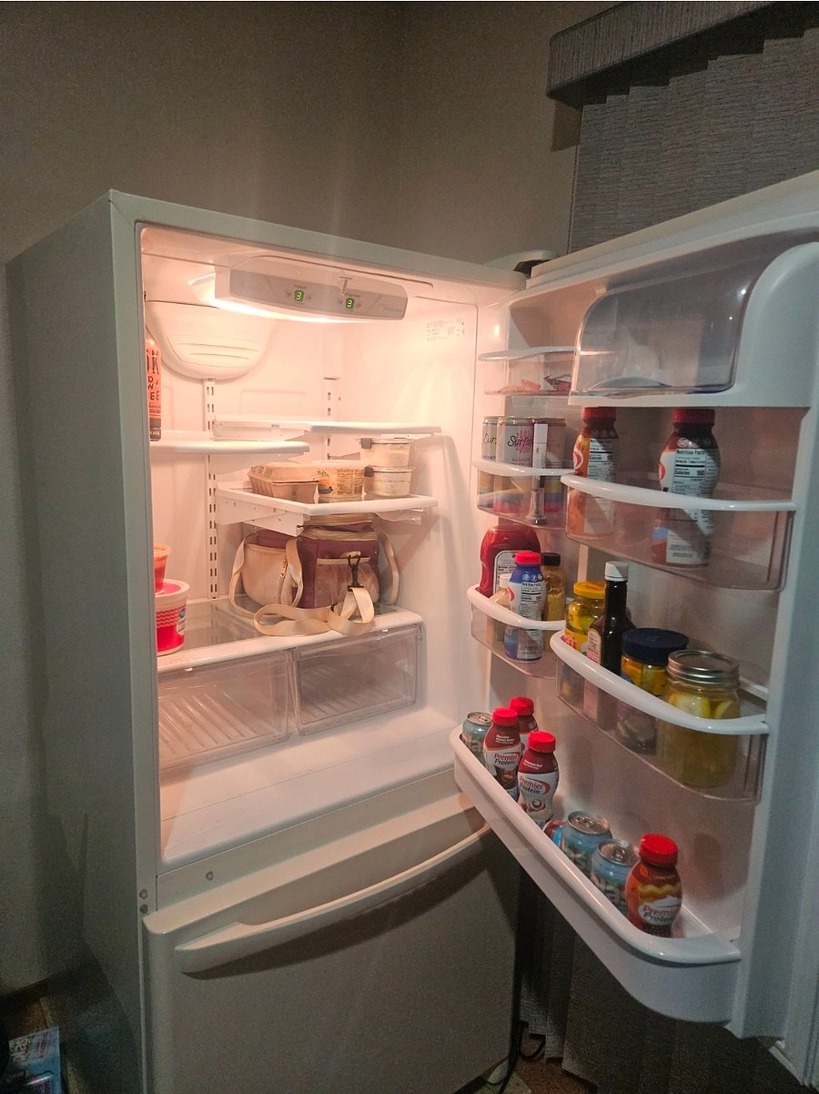 Full refrigerator/freezer Lower-Level
