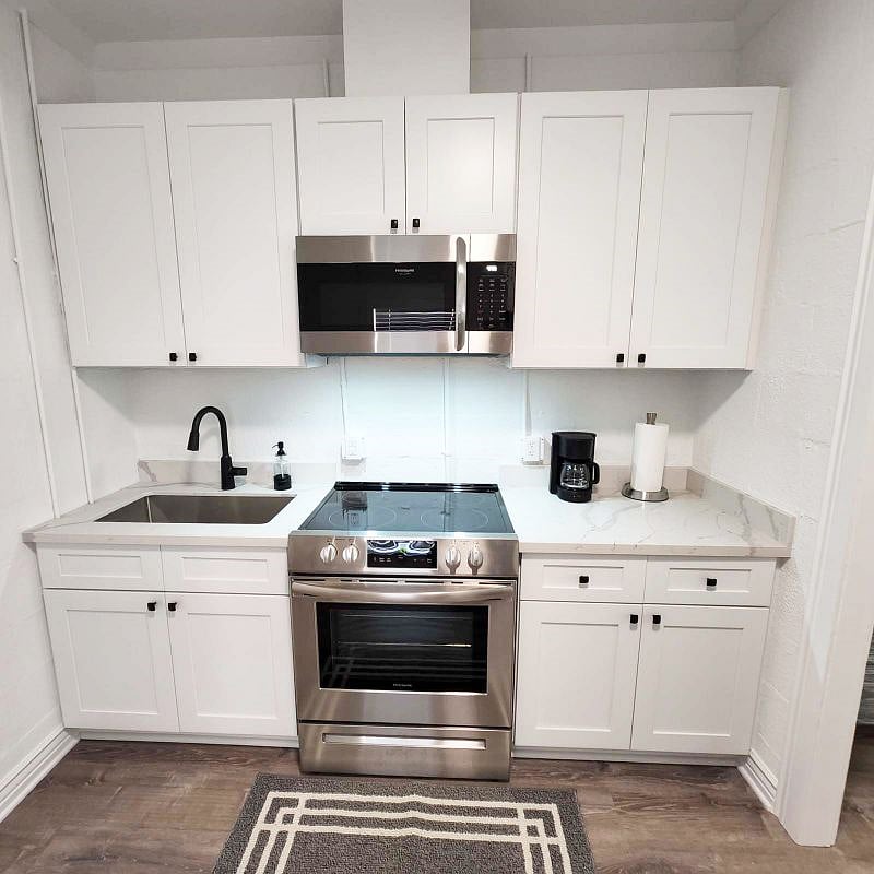 Apt. No 5: With separate full kitchen