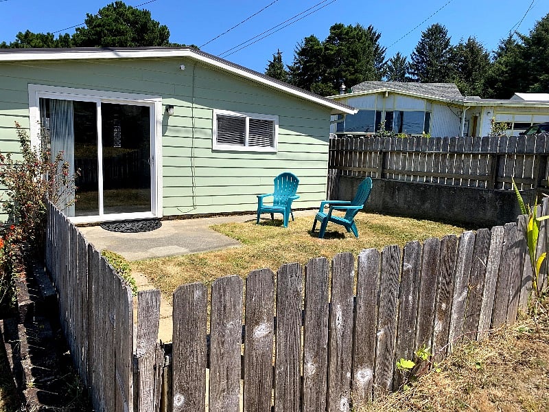 Private front yard.