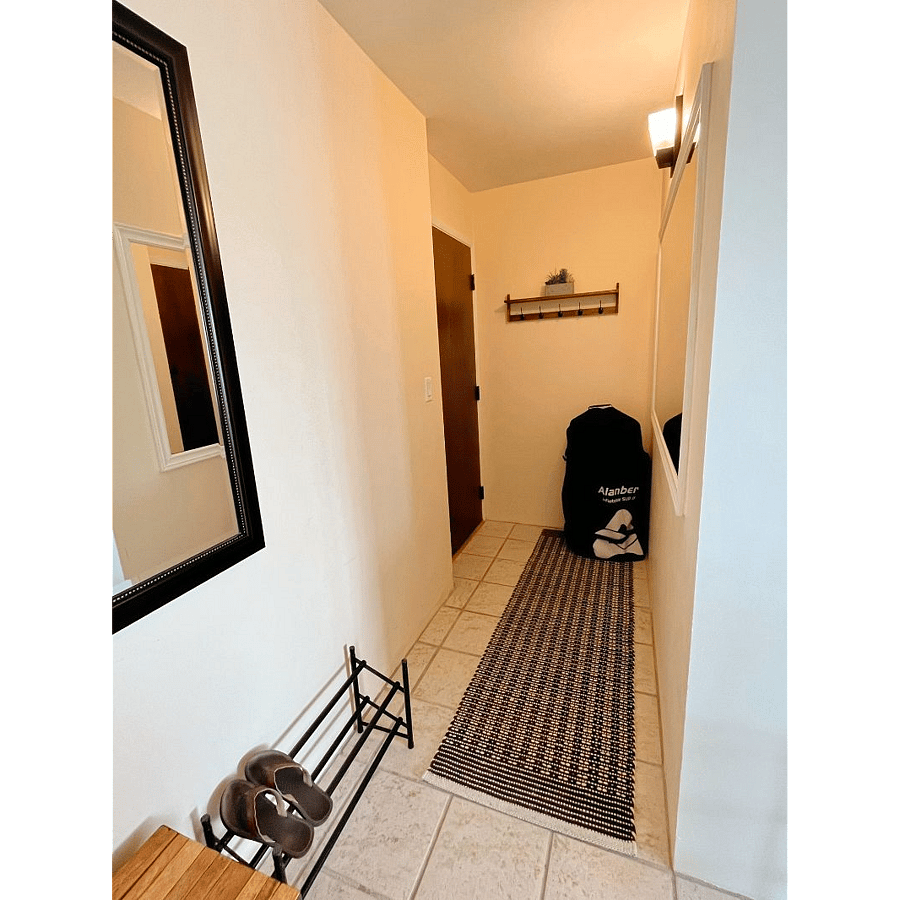 Condo comes with use of inflatable paddleboard!