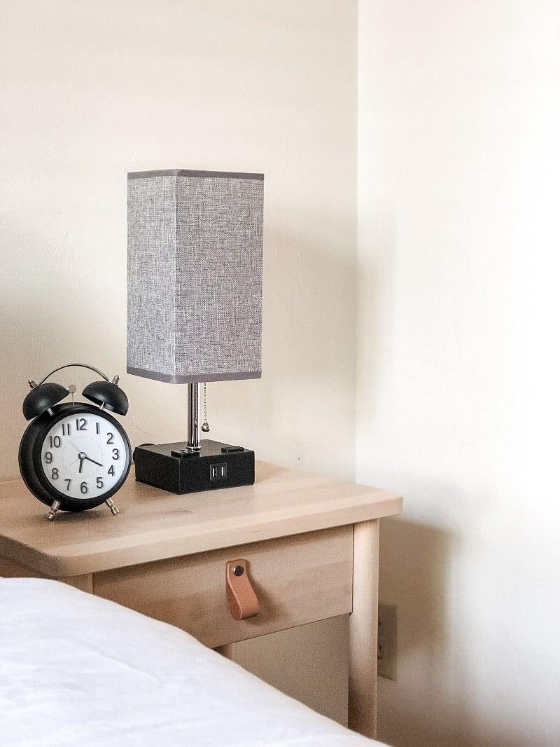 Two bedside lamps are provided with USB ports
