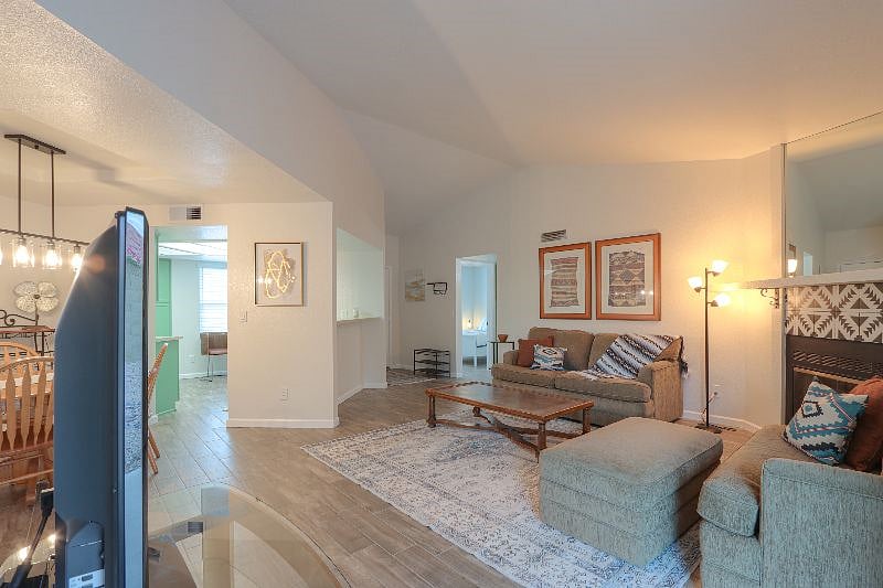 Furnished Finder property 535062_1 photo 4