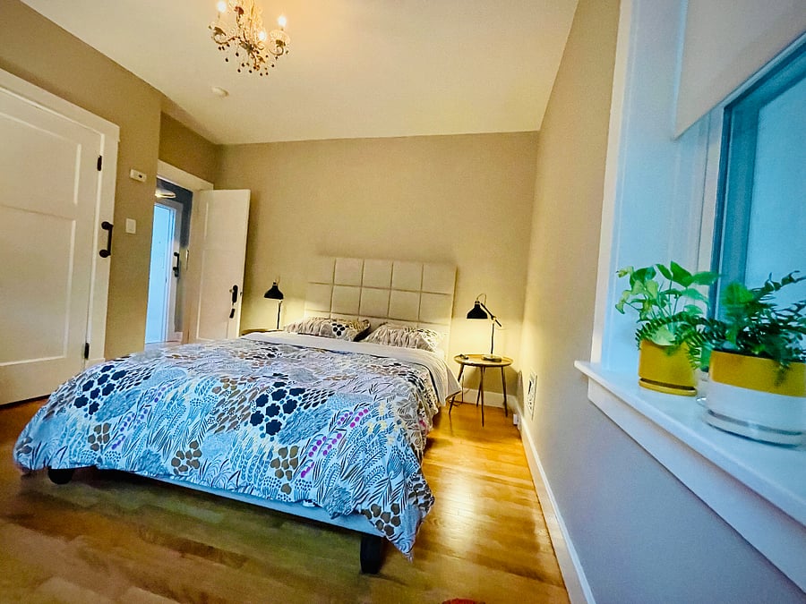 Master Bedroom
Queen Sized Tuft and Needle
Mattress 