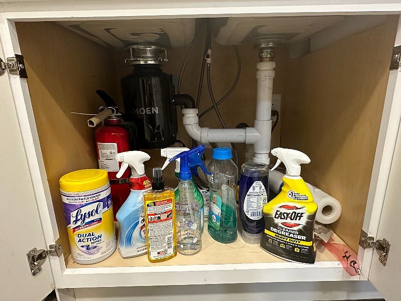 Kitchen/Garbage Disposal