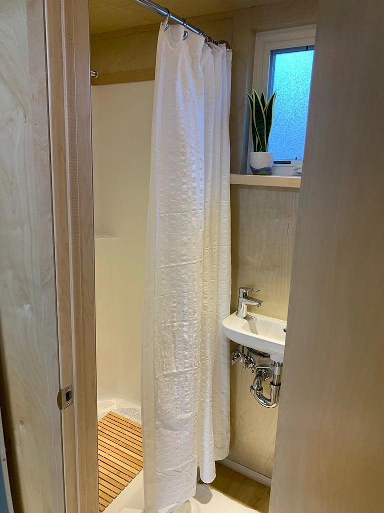 Full size shower.