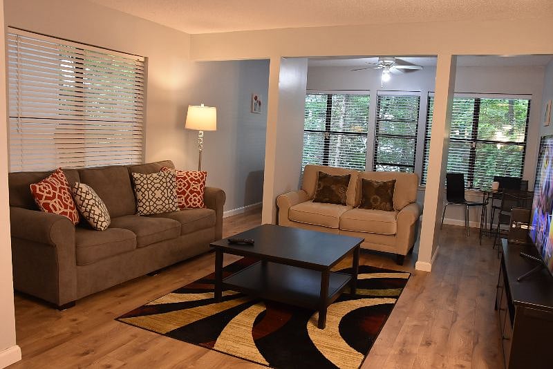 Living Room/Sun Room