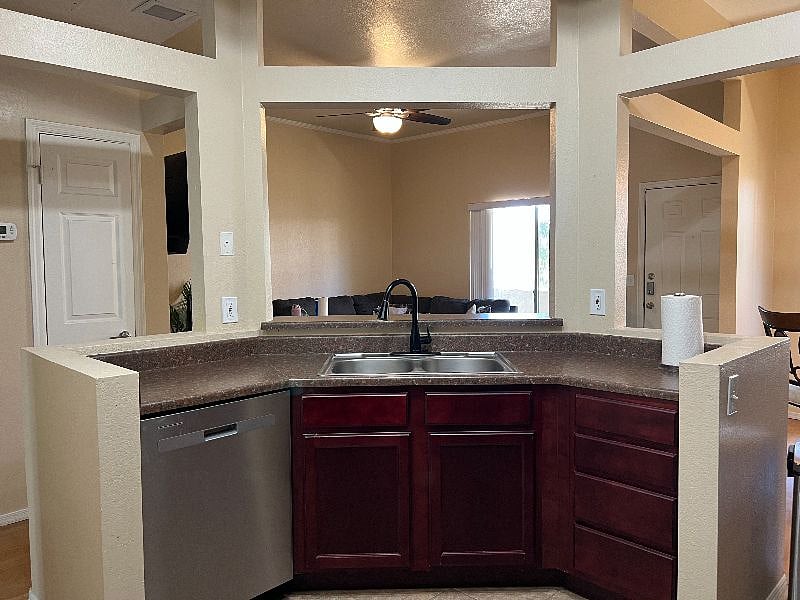Furnished Finder property 535514_1 photo 7