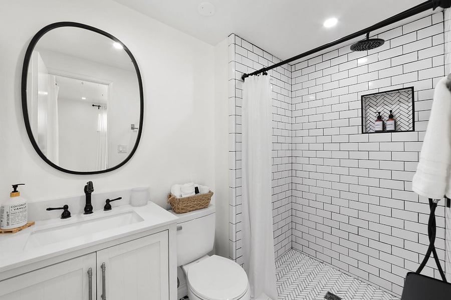 Master Bedroom Private Bathroom