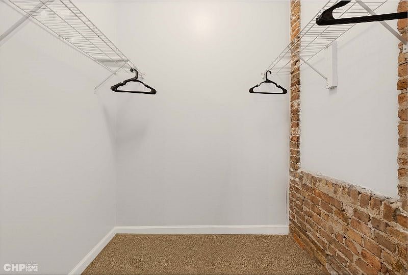1st bedroom's closet