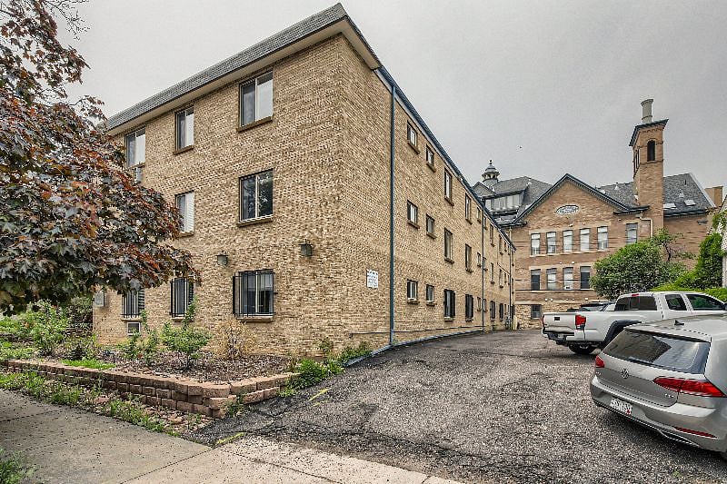 The condo is in a 3-story building in the heart of the Congress Park neighborhood! Enjoy an outdoor courtyard, & free shared laundry room. One off-street parking spot is included.