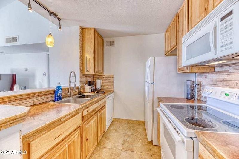 Furnished Finder property 535872_1 photo 4