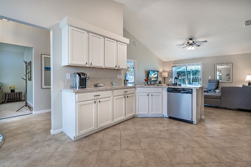 Furnished Finder property 535955_1 photo 7