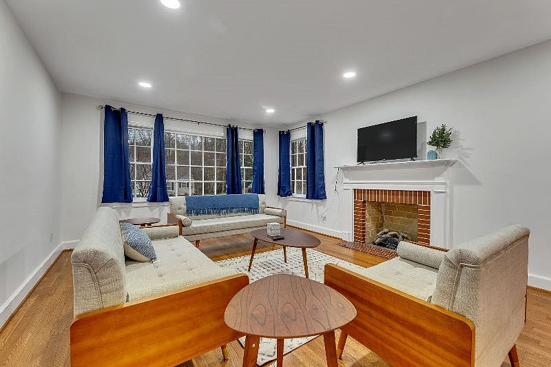 Furnished Finder property 535998_1 photo 2