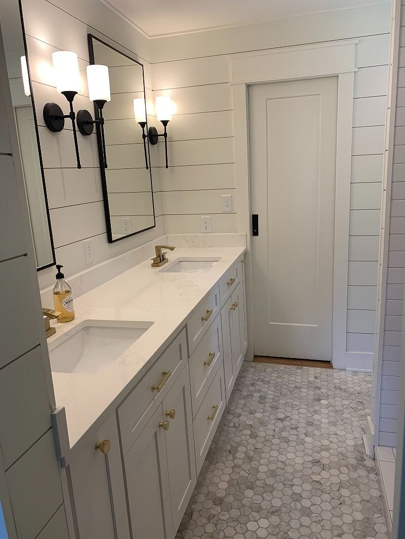 Suite #1 en suite bathroom
