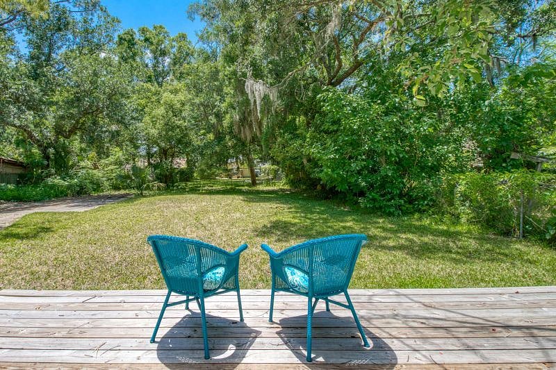 Spacious back yard and deck
