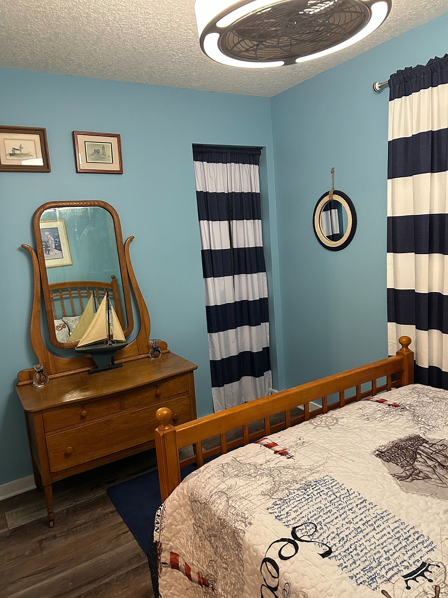 Full Bedroom