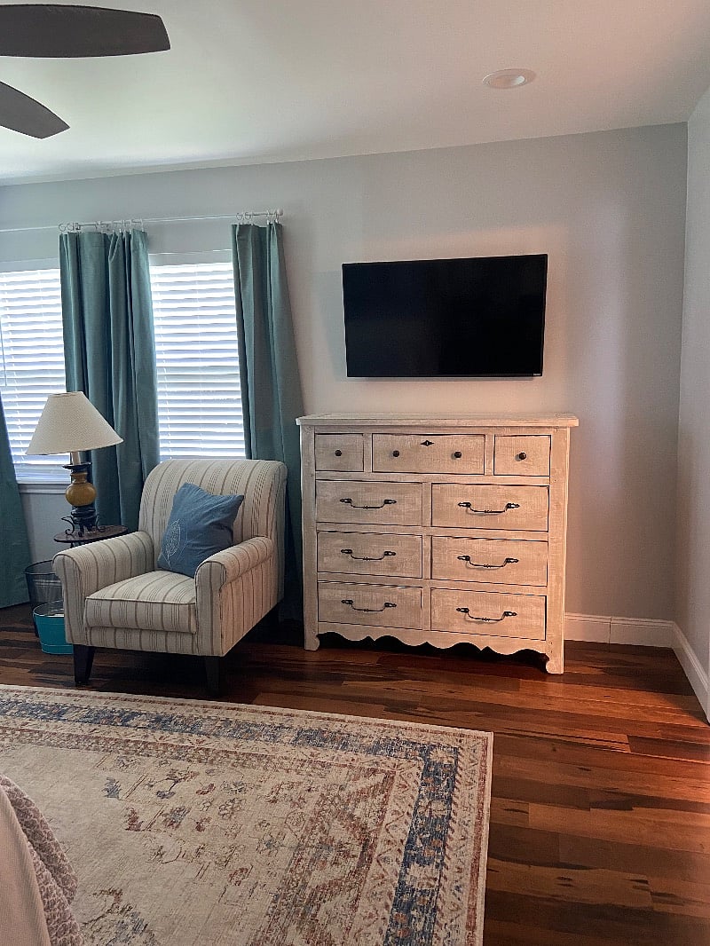 Mster bedroom