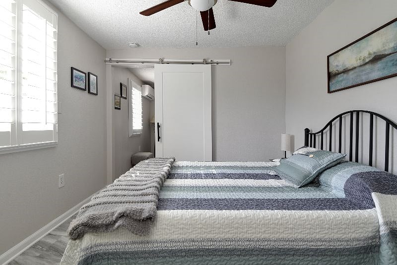 Bedroom with Queen Bed
