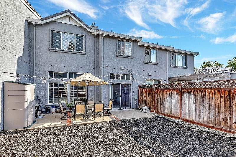 Enjoy a meal and the warm Bay Area sunshine in your private backyard