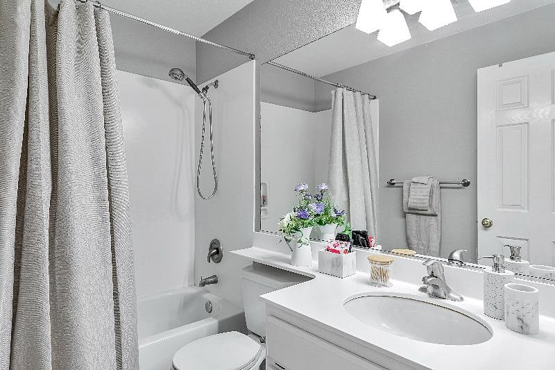 Full toilet and bathtub restroom