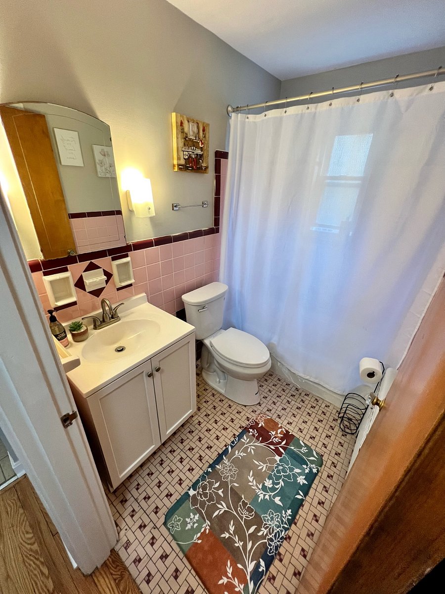 Ruby Red 2 bedroom 1 bath Apartment 1