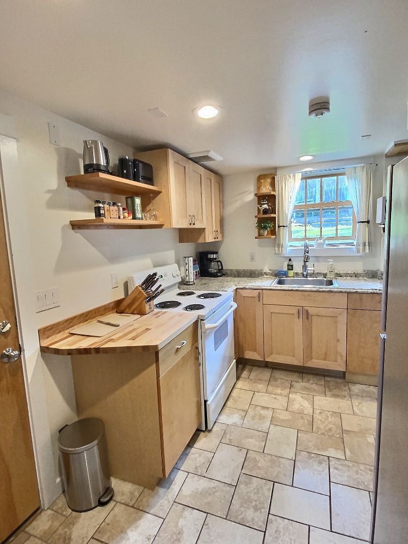 Furnished Finder property 537124_1 photo 8