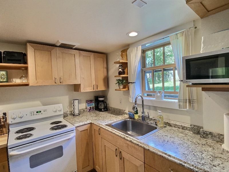 Furnished Finder property 537124_1 photo 10