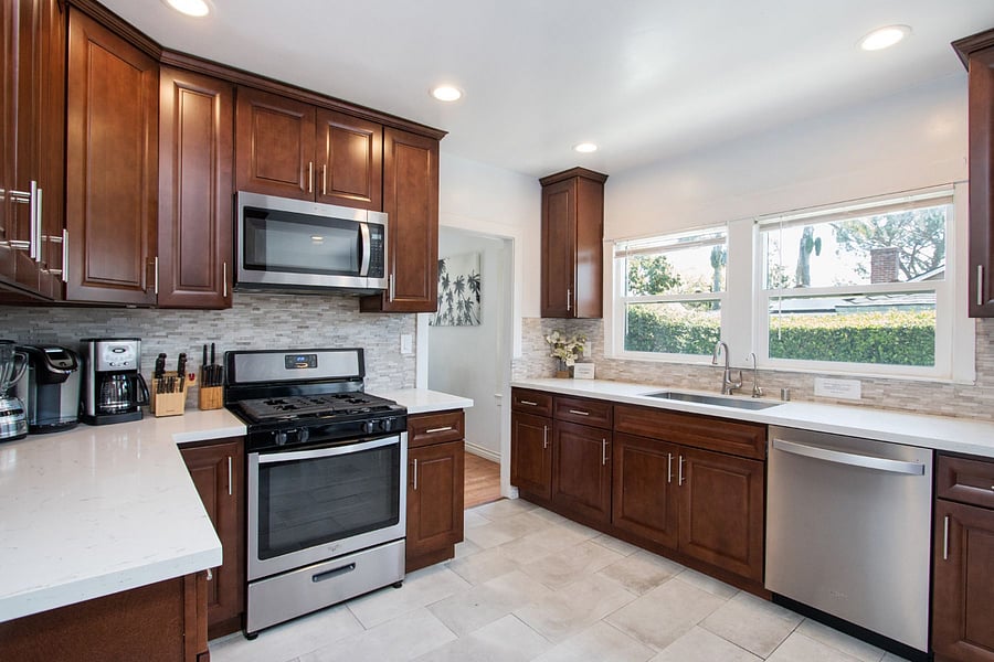 Large kitchen: Reverse osmosis drinking filtered water, Microwave, stove, oven, 2 coffee makers, toaster, dishwasher, plates, glasses, cooking utensils included.