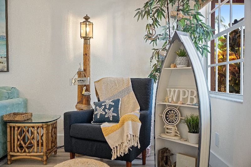 Beautifully decorated to bring you the touches of South Florida living!