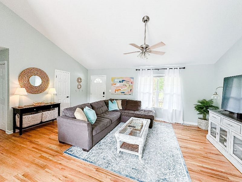 Furnished Finder property 537339_1 photo 22