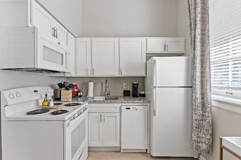 Furnished Finder property 537452_3 photo 10