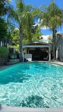 Furnished Finder property 537461_1 photo 3