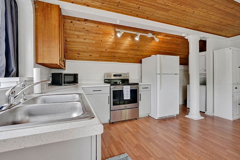 Furnished Finder property 537580_1 photo 3