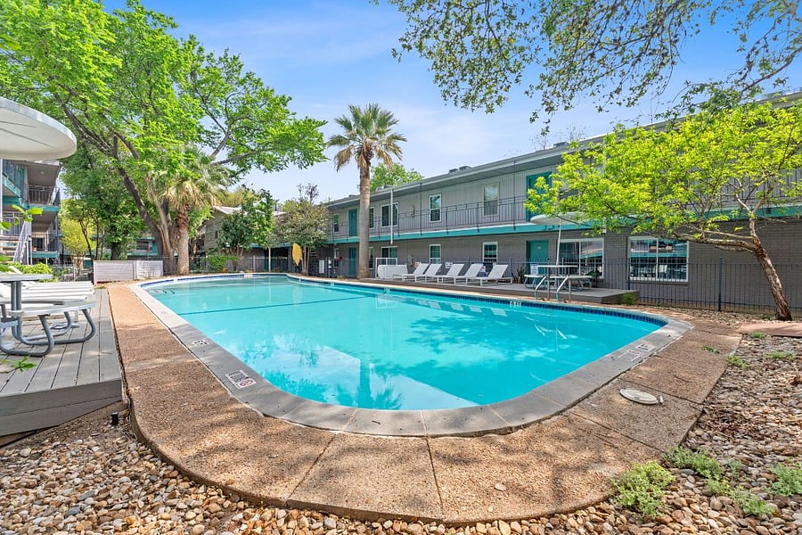 Furnished Finder property 537612_1 photo 25