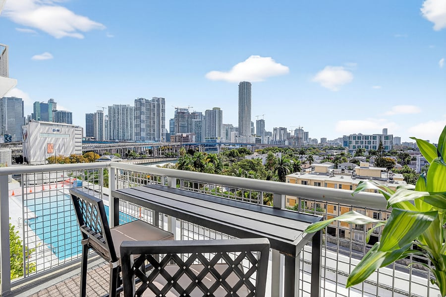 180 degree views of Downtown, Brickell, Little Havana, Coconut Grove, and Coral Gables from private balcony.