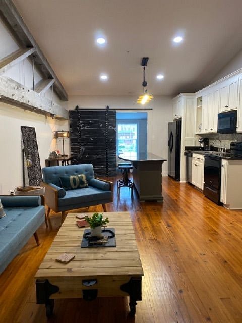 Furnished Finder property 537686_1 photo 2